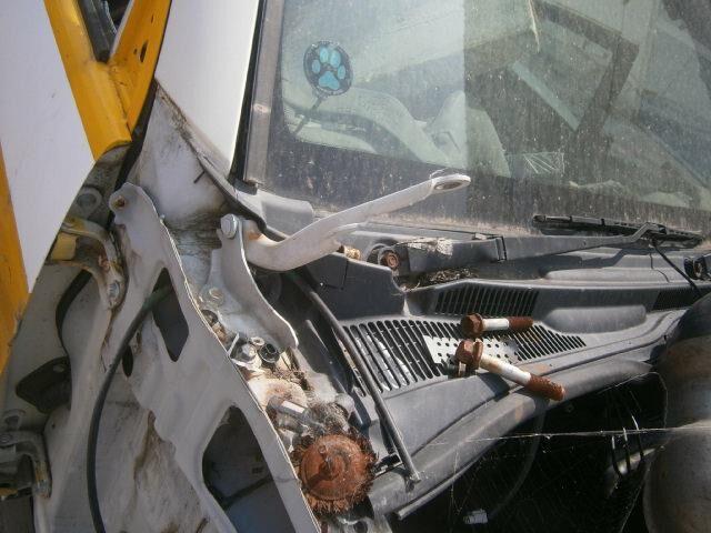Решетка под лобовое стекло Тойота Хайлюкс Сурф в Тынде 29486